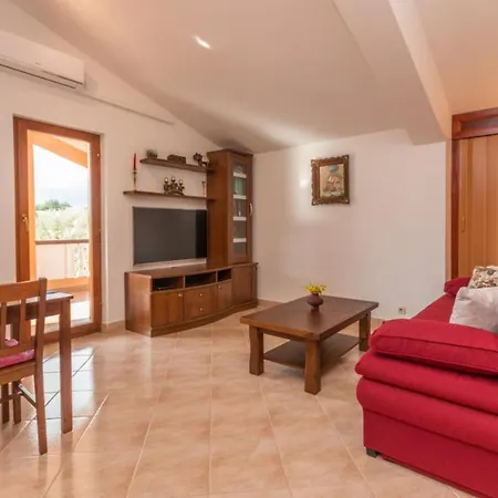 Apartment A&M 아파트 *